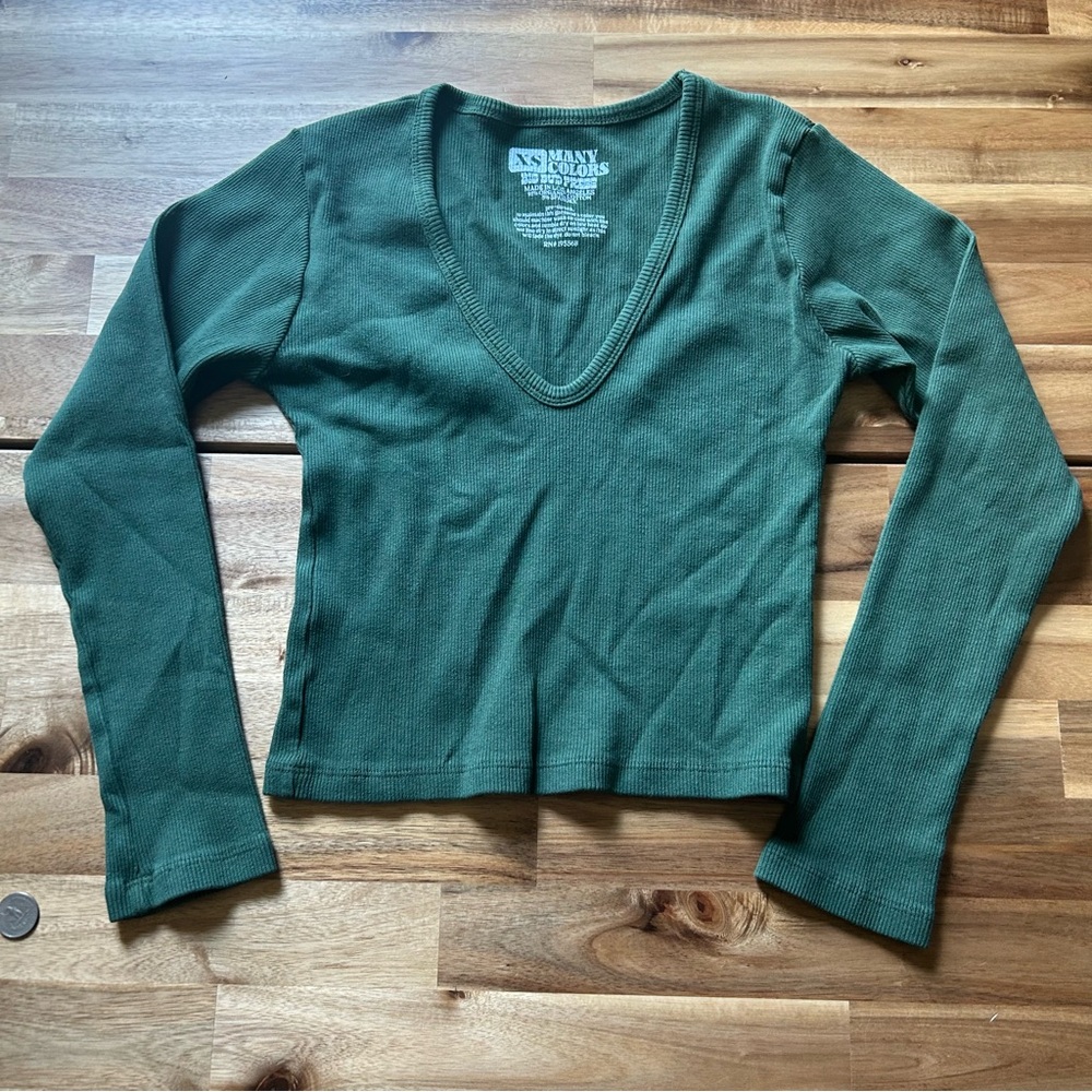 XS long sleeve v neck top Big Bud Press Green